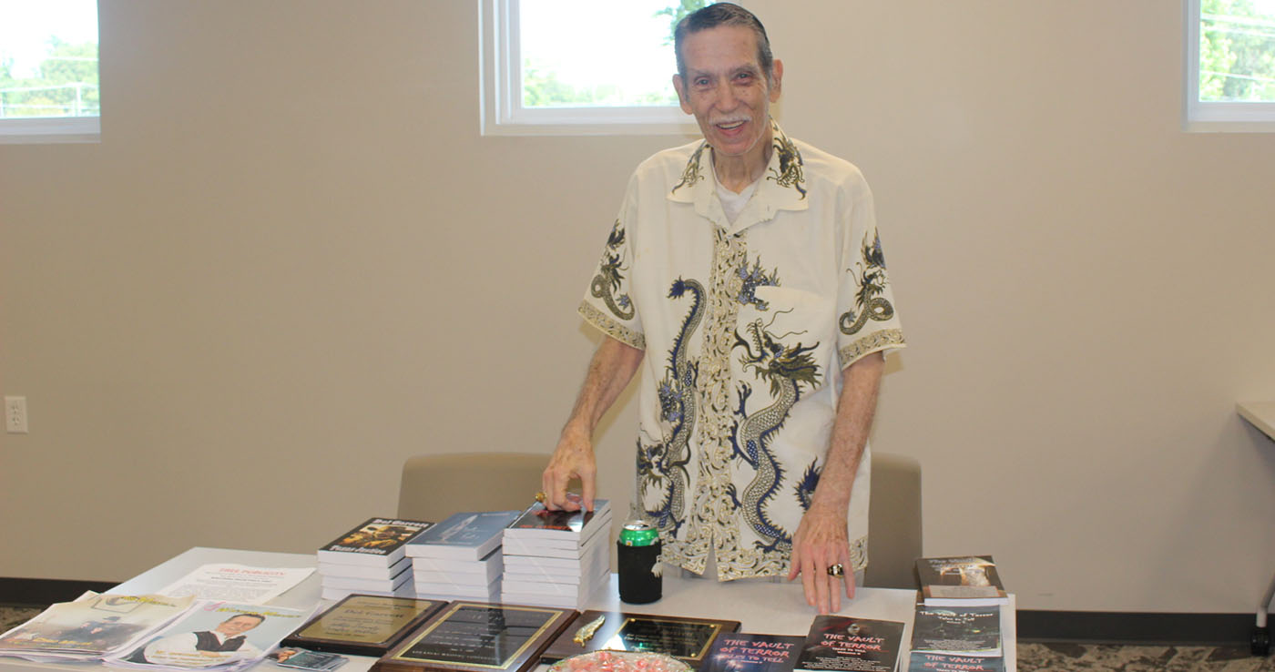 Del Garrett book signing